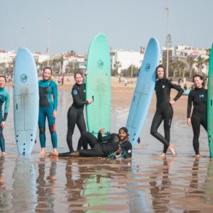 SURF LESSON WITH LOVING SURF
